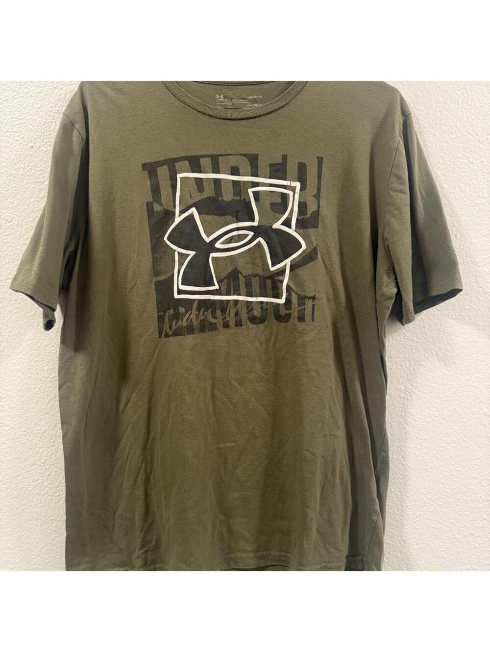 Under Armour Men's Khaki and Green Tshirt